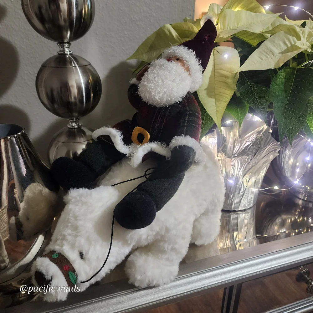 Gund Santa Riding his Polar Bear ☆